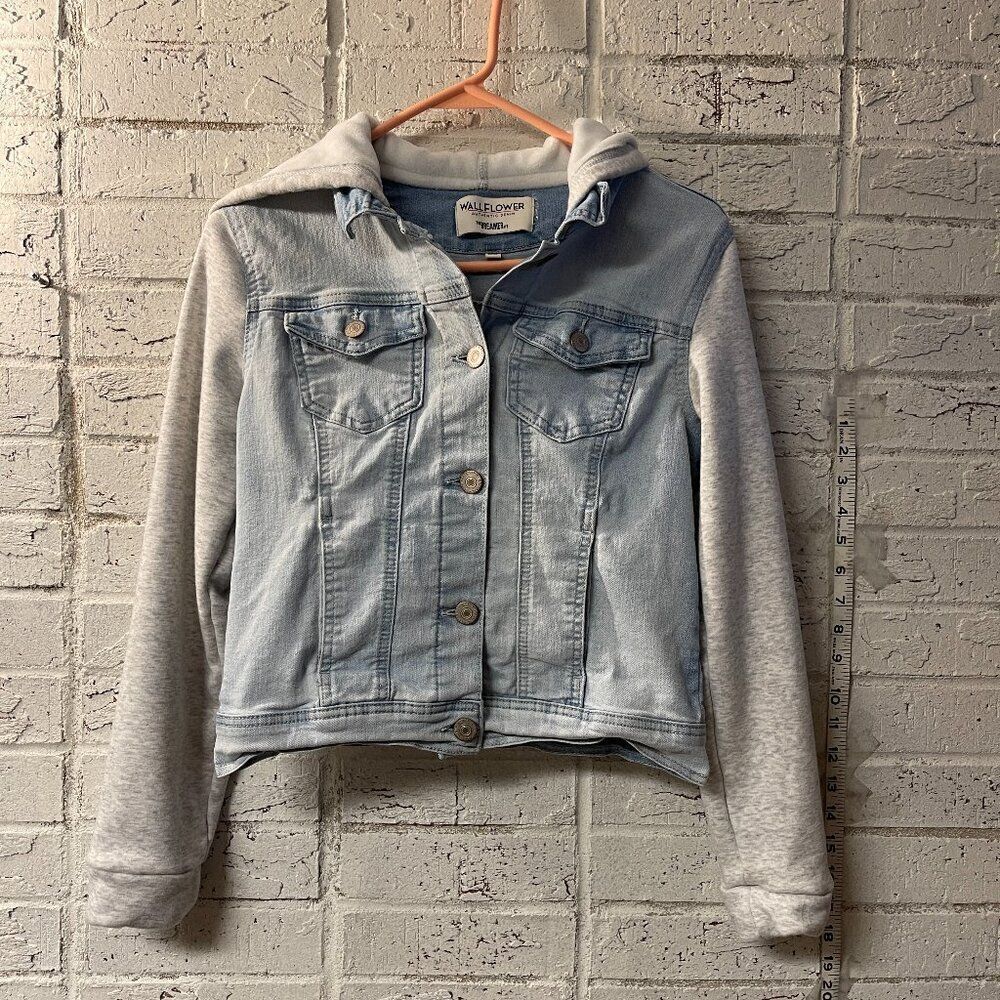 Wallflower | Junior’s denim jacket with heather grey fabric sleeves/hoodie, Med